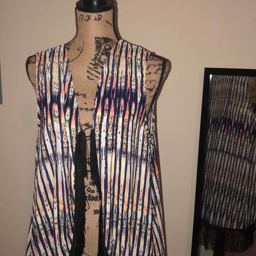Fringe, colorful coverup 🌸🦋